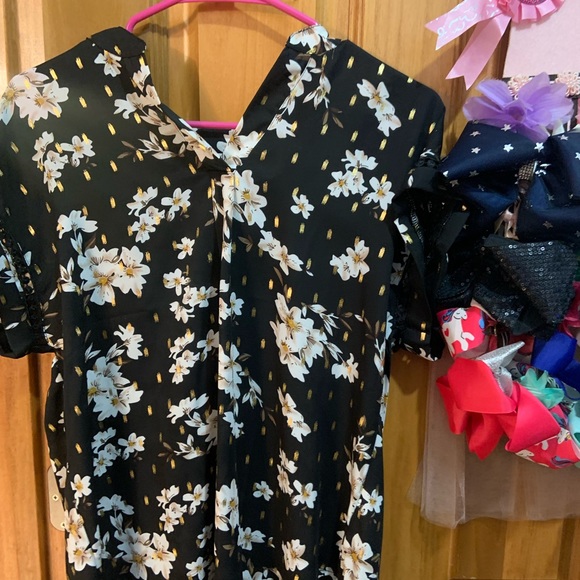 Black short sleeve top with white and gold flowers dressy top with tag - Picture 1 of 2